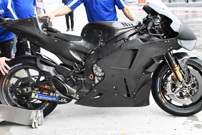 テストライダーであるカル・クラッチローが走らせていたマシン