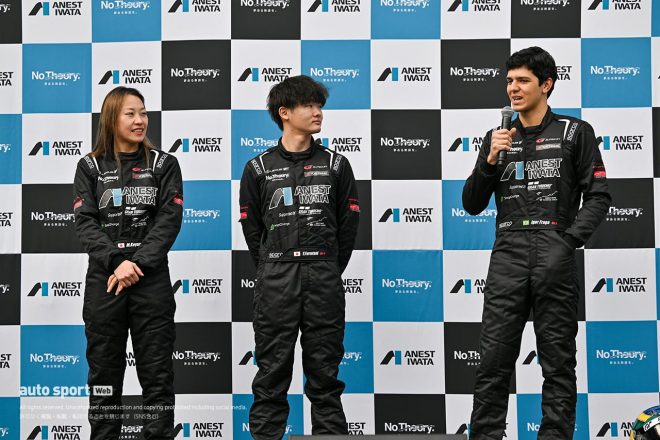 ANEST IWATA Racing RC F GT3をドライブするイゴール・フラガ、古谷悠河、小山美姫