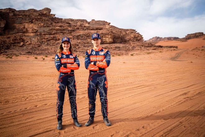 今季も2019年のWorldRX世界ラリークロス選手権チャンピオンのティミー・ハンセンと、イギリス出身でERCヨーロッパ・ラリー選手権レディス・トロフィー獲得者ケイティ・マニングスのペアを継続する