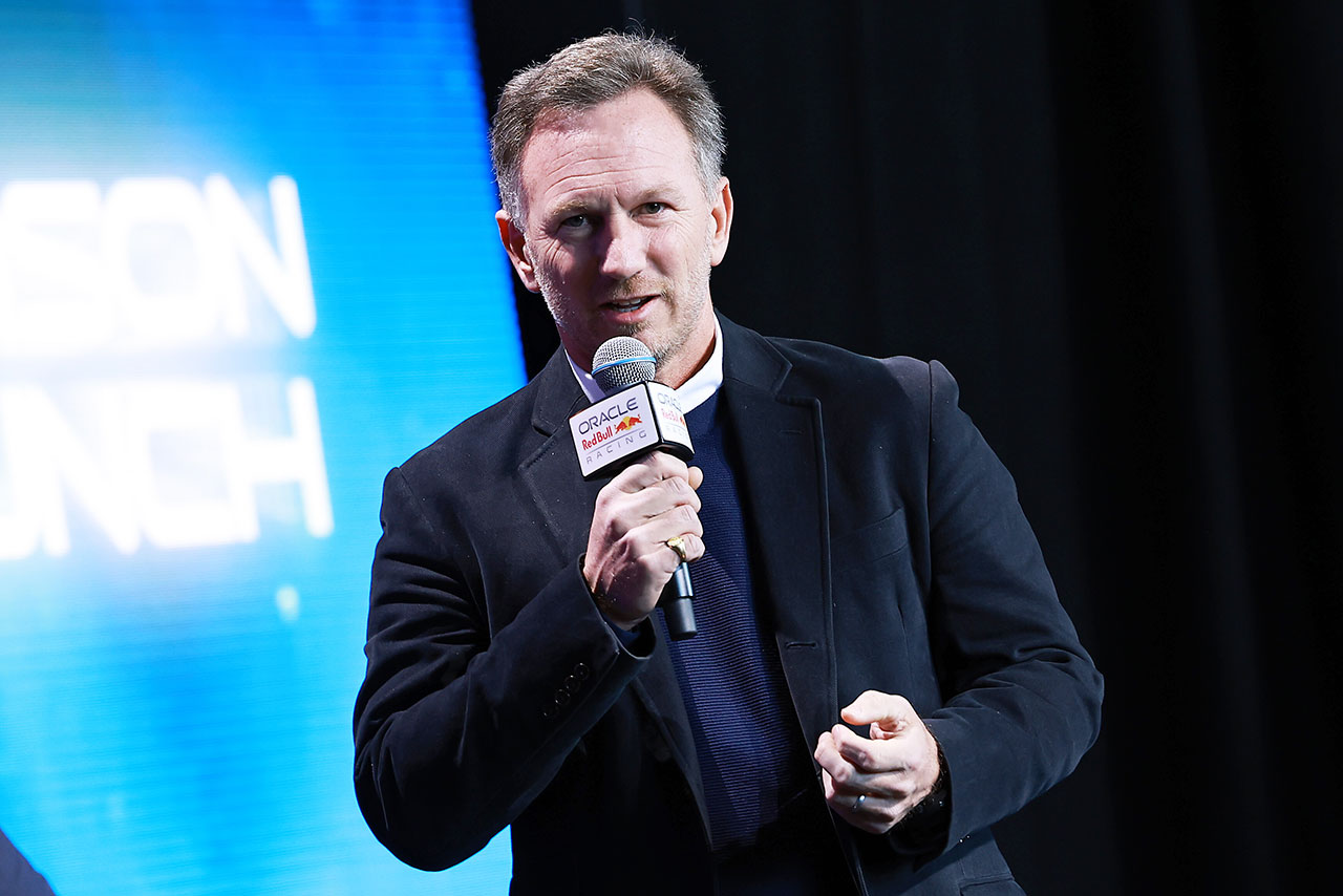 レッドブルRB19の発表会に参加したクリスチャン・ホーナー代表