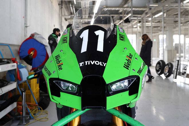 Team Kawasaki Webike TrickstarのカワサキNinja ZX-10RR