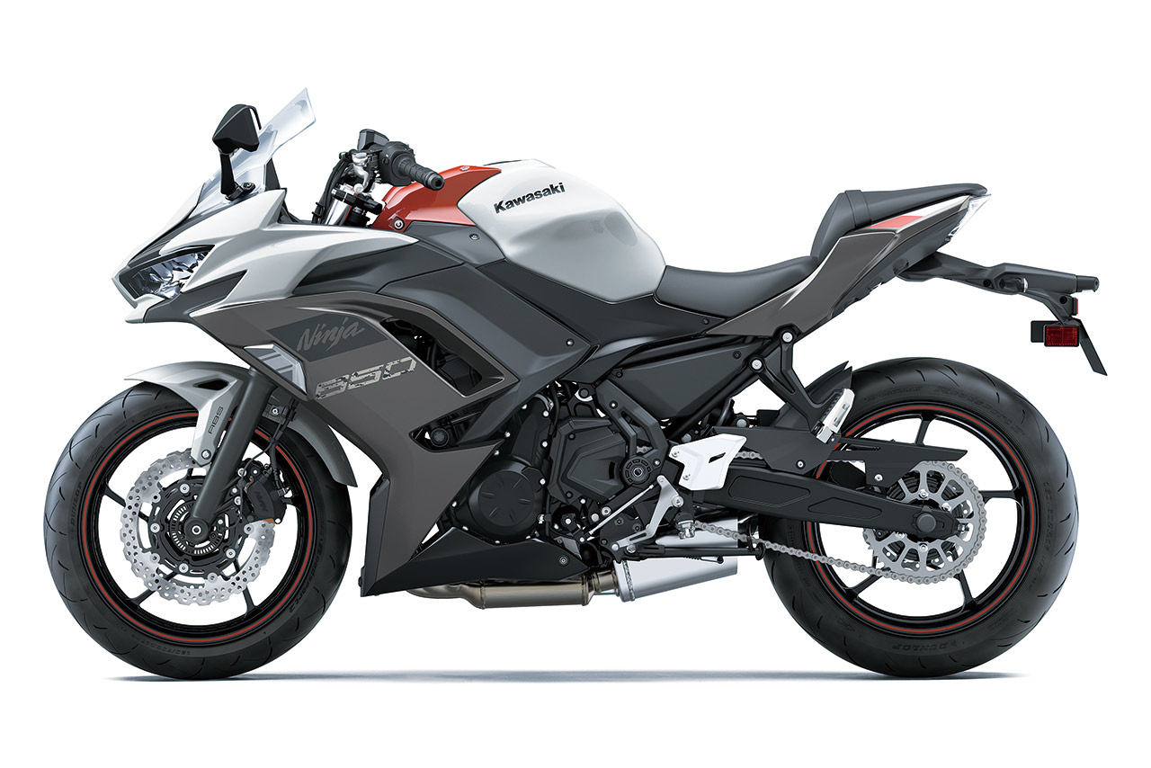 カワサキNinja650（パールロボディックホワイト／メタリックフラットロウグレーストーン）