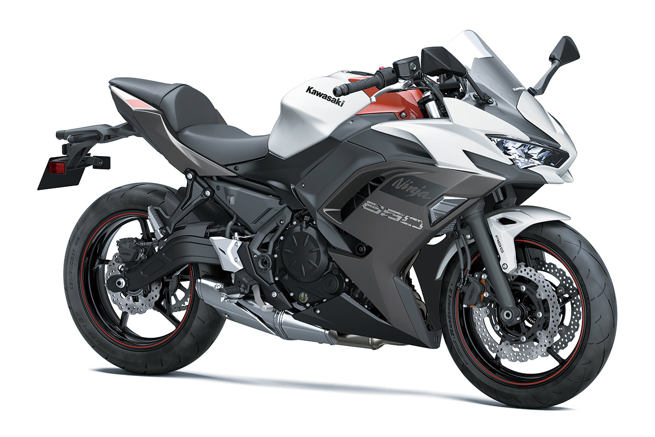 カワサキNinja650（パールロボディックホワイト／メタリックフラットロウグレーストーン）