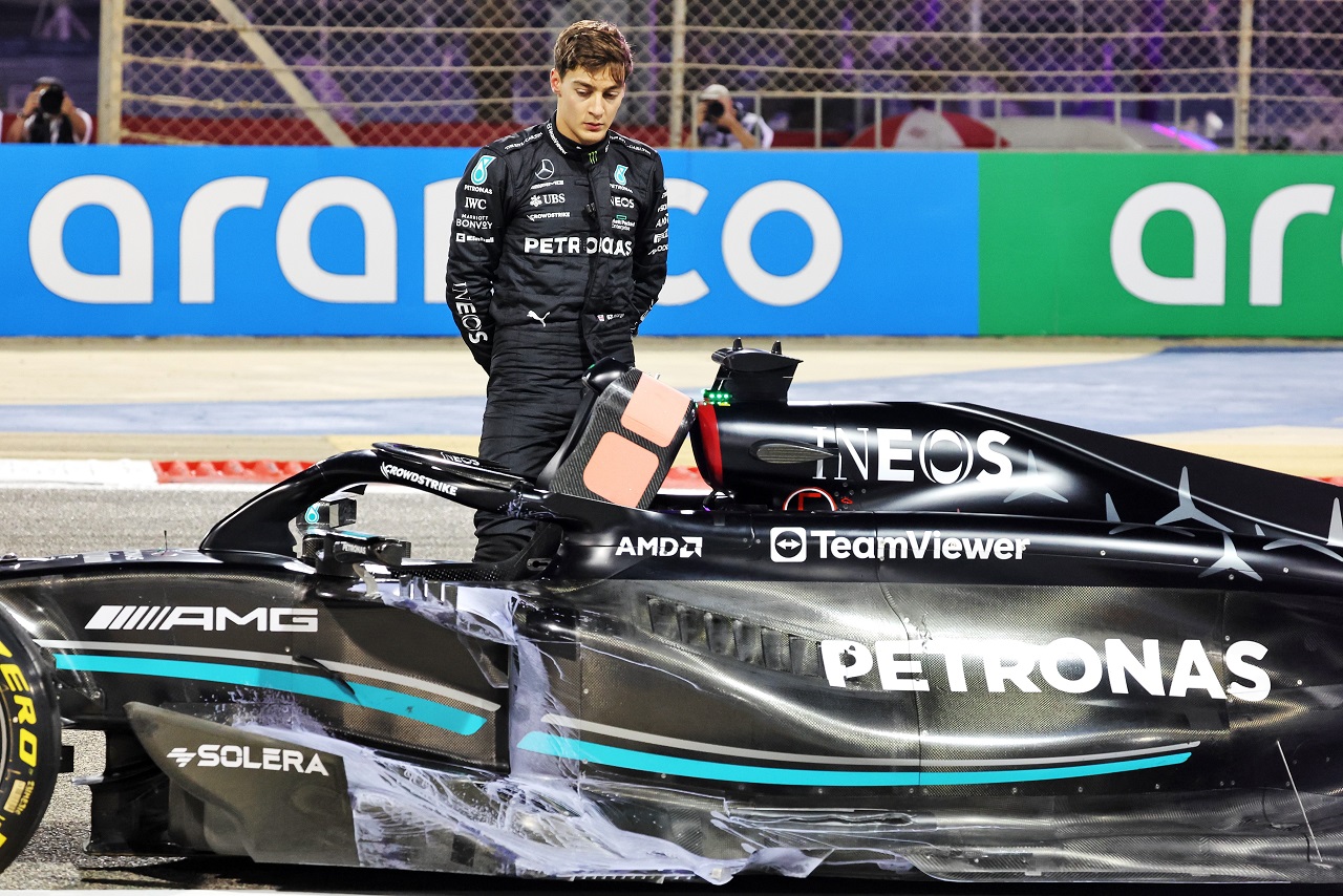 2023年F1バーレーンテスト2日目　ジョージ・ラッセル（メルセデス）がトラブルでストップ