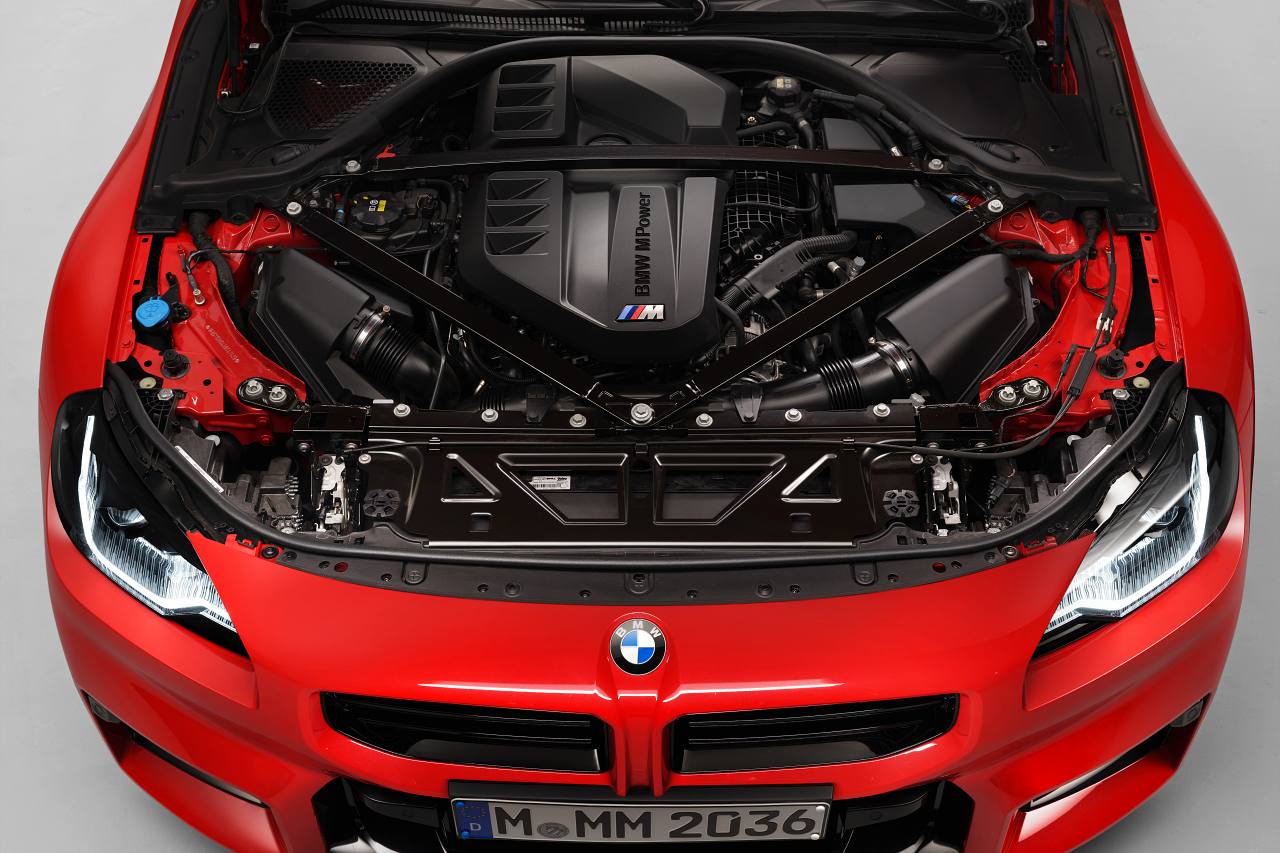 最高出力460PS（338kW）／6250rpm、最大トルク550Nm／2650-5870rpmを誇る『S58B30A』を搭載