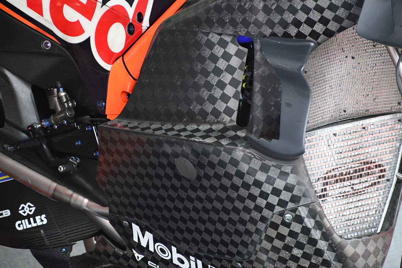 KTMの“グランドエフェクト・フェアリング”