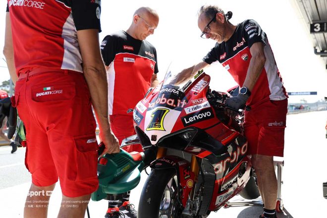 アルバロ・バウティスタ（Aruba.it Racing - Ducati）のドゥカティ パニガーレV4 R／2023SBK第1戦オーストラリア