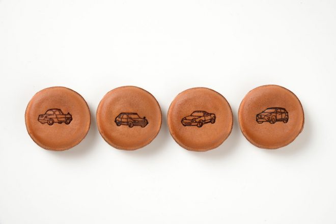 マツダ車の焼き印が入るにしき堂×MAZDA特製饅頭