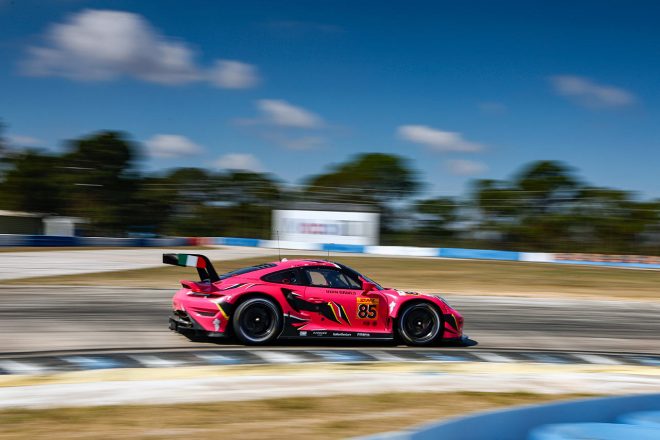 LMGTEアマクラスで初日最速となったアイアン・デイムスの85号車ポルシェ911 RSR-19