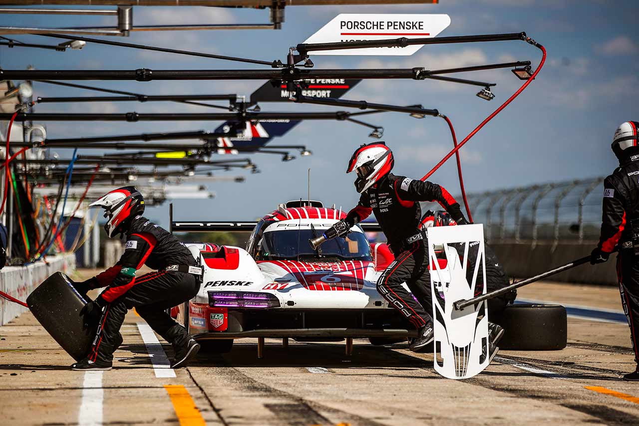 セブリングでは、ホームストレートではなく、最終コーナー手前のウルマンストレート沿いのピットをWECのチームは使用する