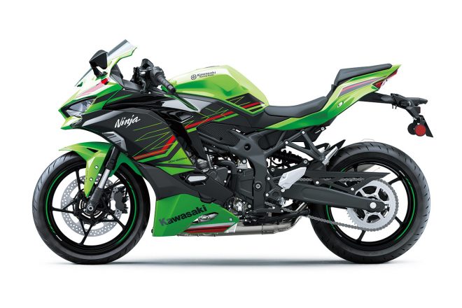 カワサキNinja ZX-25R（ライムグリーン／エボニー）