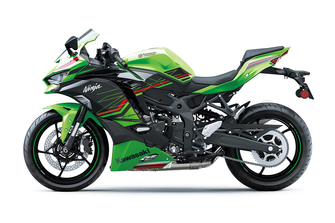 カワサキNinja ZX-25R（ライムグリーン／エボニー）