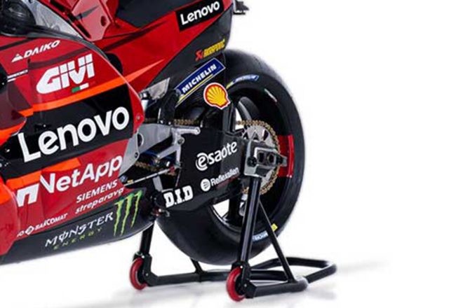 ドゥカティ・レノボ・チームのデスモセディチGP23。アンダーカウルにモンスターエナジーのロゴが加わったのがGP22との違い。