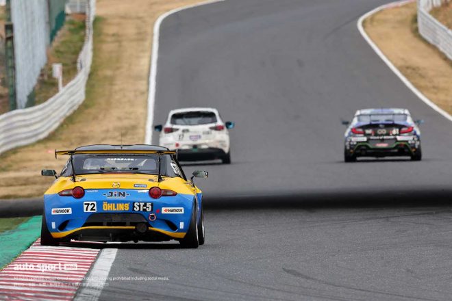 2023スーパー耐久第1戦鈴鹿の決勝レース中に1回のドライブスルーが課されるOHLINS Roadster NATS