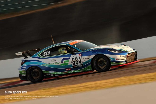 2023スーパー耐久第1戦鈴鹿の決勝レース中に1回のドライブスルーが課されるシェイドレーシング GR86