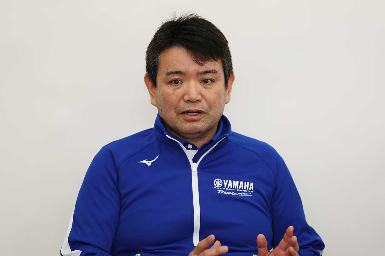 モンスターエナジー・ヤマハMotoGPの星野仁氏（フランコ・モルビデリサポートエンジニア）