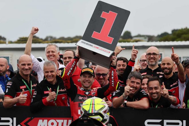 SBKレース1優勝のARUBA.IT RACING – DUCATI アルバロ・バウティスタ選手