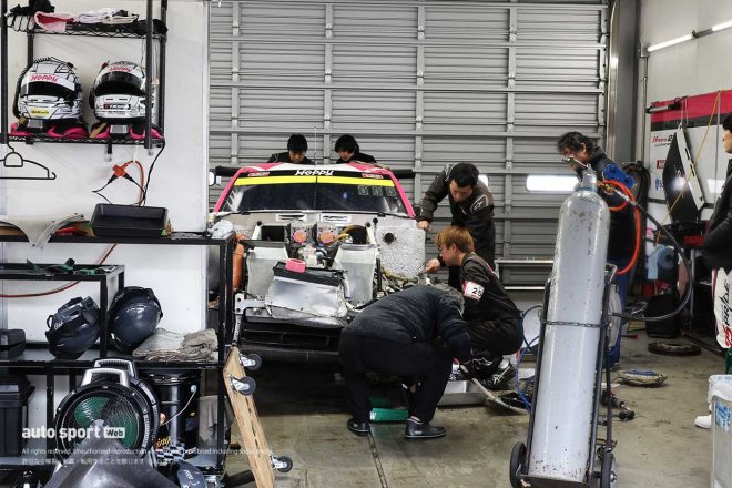 2023スーパーGT富士公式テスト　クラッシュからの修復が続けられるHOPPY Schatz GR Supra GT