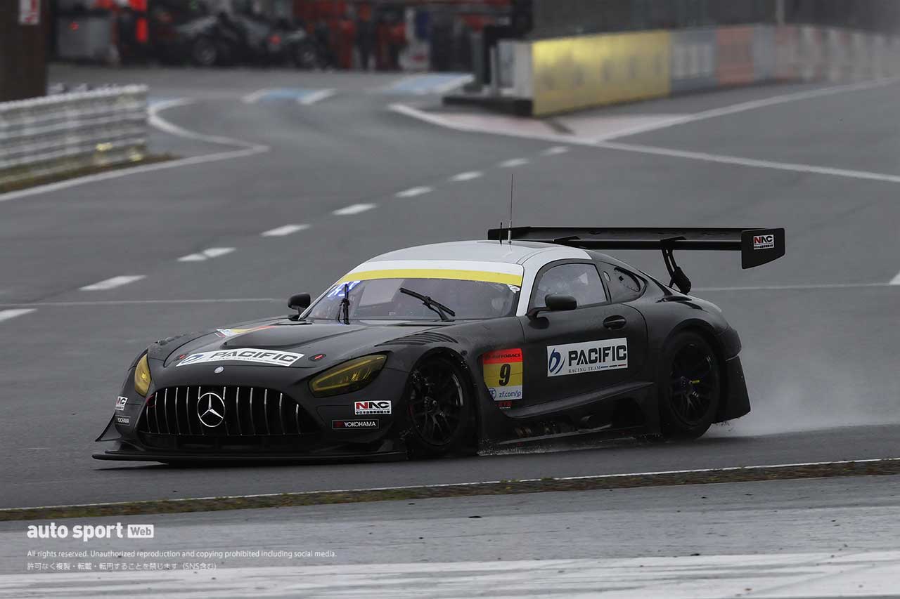 2023スーパーGT富士公式テスト　PACIFIC ぶいすぽっ NAC AMG（阪口良平／リアン・ジャトン／川端伸太朗）