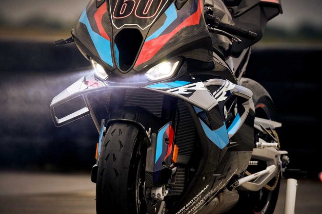 2023年モデルのBMW M1000RR