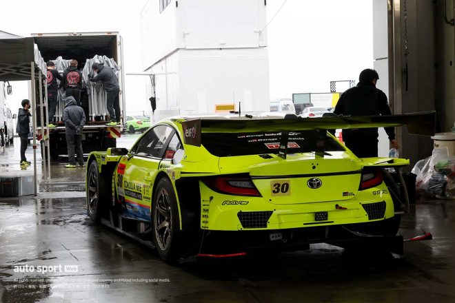 2023スーパーGT富士公式テスト　撤収作業を行うapr GR86 GT