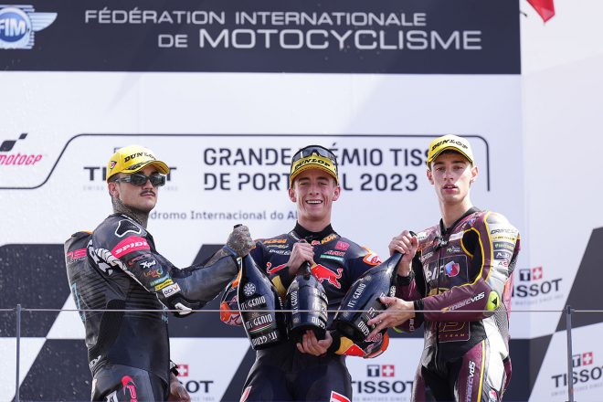 Moto2：表彰台を獲得したペドロ・アコスタ、アロン・カネト、トニー・アルボリーノ／2023MotoGP第1戦ポルトガルGP
