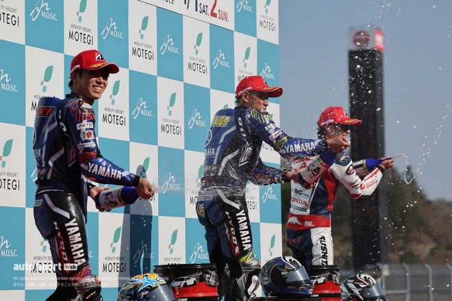 2023全日本ロード第1戦もてぎ JSB1000 レース1 トップ3のシャンパンファイト
