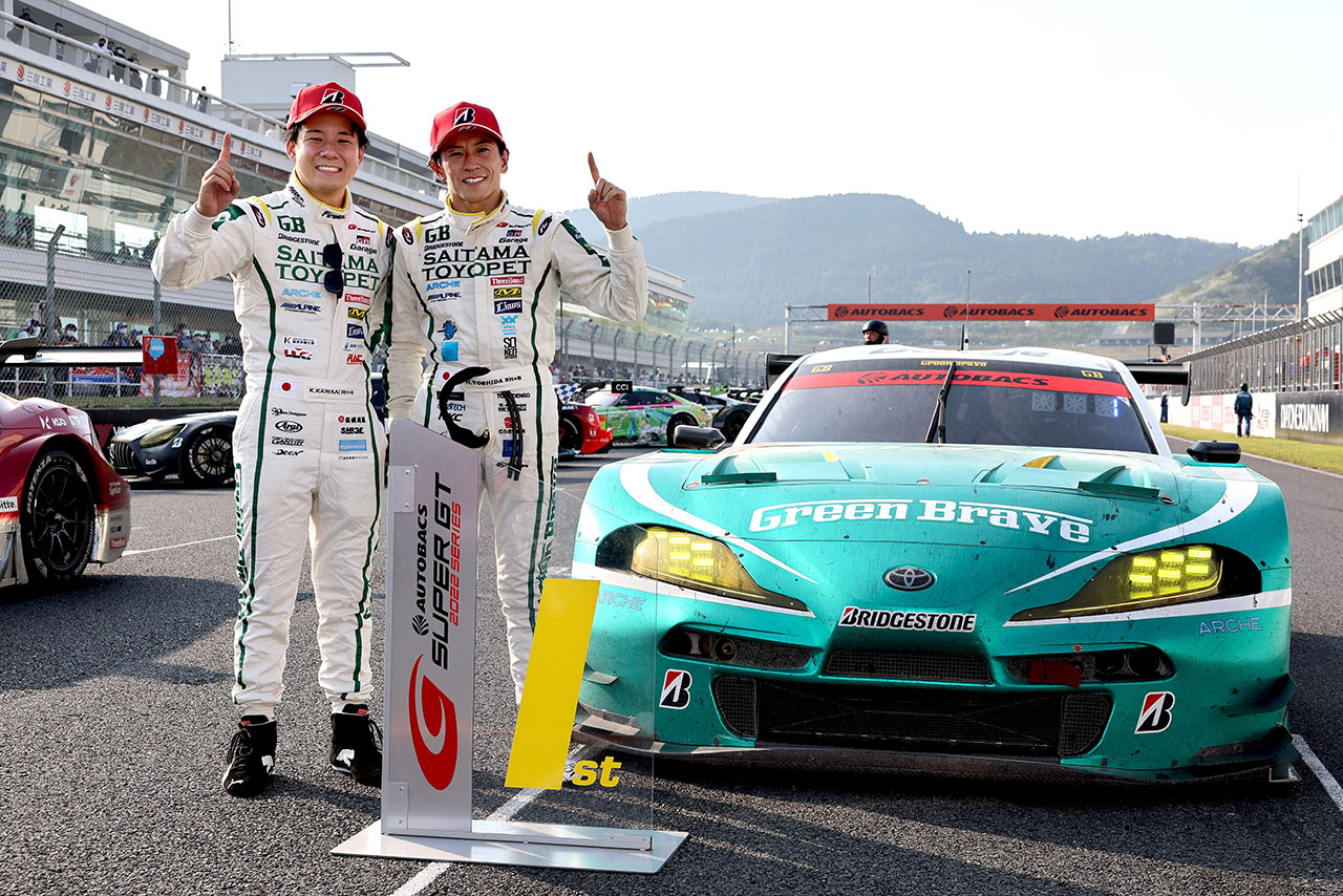 2022年スーパーGT第7戦オートポリスを制した埼玉トヨペットGB GR Supra GTの吉田広樹と川合孝汰