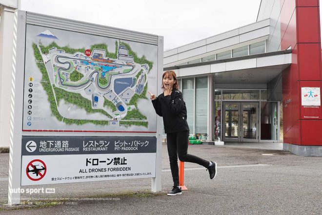 総合案内所の横には場内マップも完備