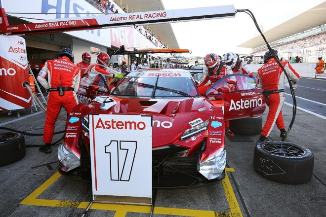 2022年スーパーGT第5戦鈴鹿 アンダーカットを狙った17号車Astemo NSX-GT