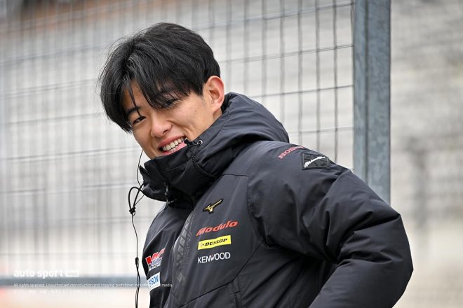 スーパーGT富士メーカーテスト　走行を前に笑顔をみせる太田格之進