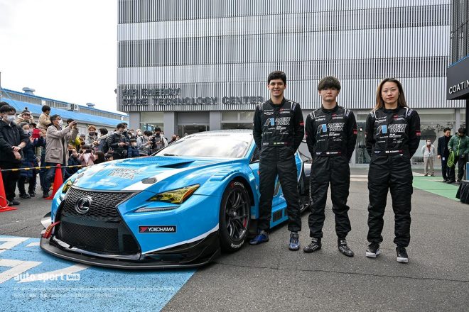 『ANEST IWATA BLUE LINK FES. 2023』でお披露目されたANEST IWATA Racing RC F GT3とフラガ、古谷、小山