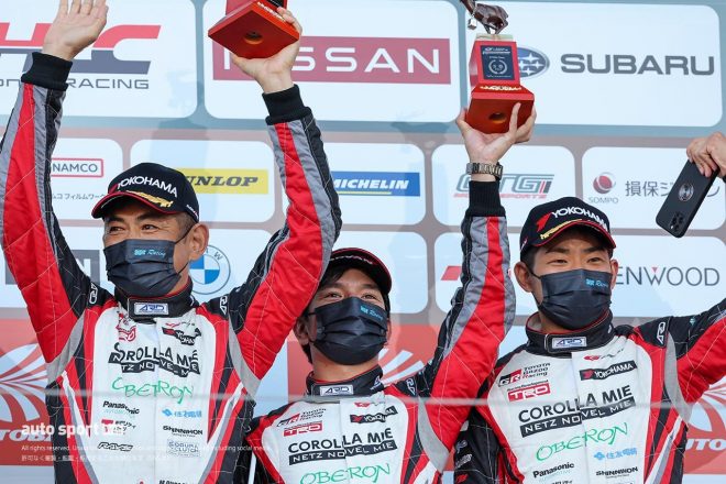 2022スーパーGT第5戦鈴鹿　3位となった織戸学／平良響／上村優太（apr GR86 GT）