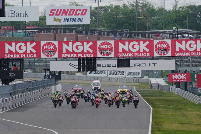 2022鈴鹿2&4のJSB1000クラス レース1スタートシーン