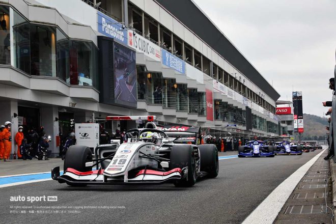 トラブルのためか、最終アタックのためのコースインができなかった関口雄飛（ITOCHU ENEX TEAM IMPUL）