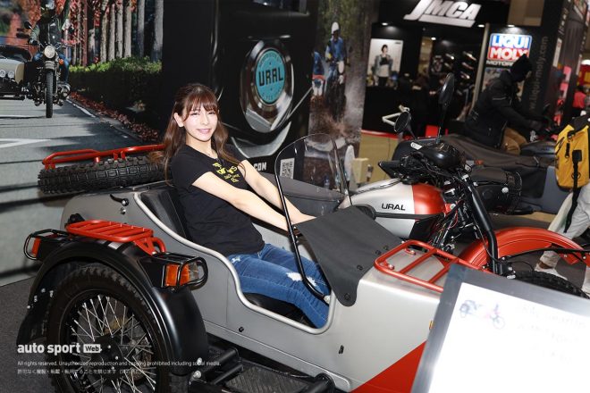 側車である“船”の快適さをチェック！「足元も広く、シートの座り心地も良いです」
