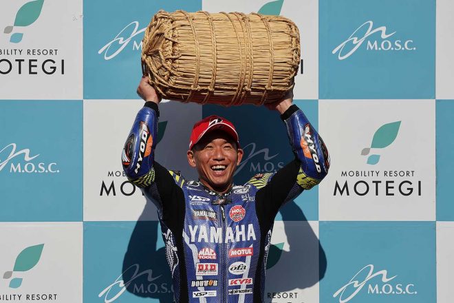 レース1・2ともに勝利した中須賀克行選手
