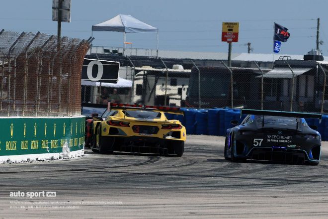 路面がバンピーなことで知られるセブリング・インターナショナル・レースウェイ