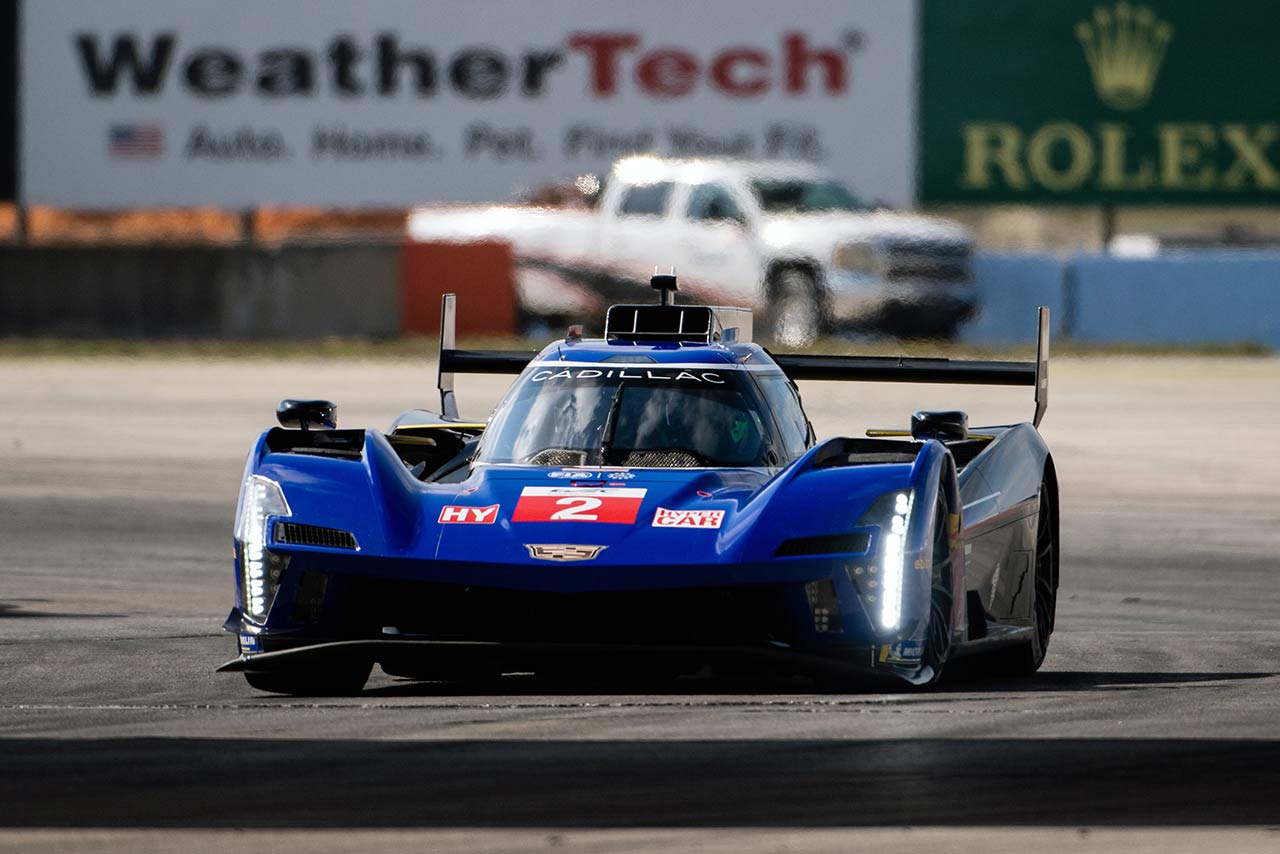 第1戦セブリングでWECデビューを飾ったキャデラックVシリーズ.R