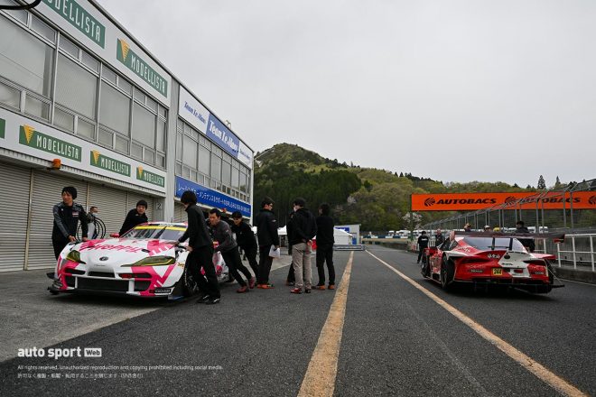 2023スーパーGT第1戦岡山　HOPPY Schatz GR Supra GTとHACHI-ICHI GR Supra GT