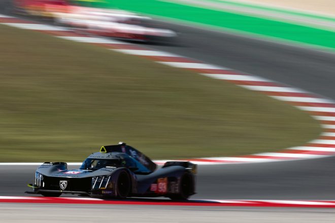 ポルティマオのアルガルベ国際サーキットを走行するプジョー9X8　2023年WEC第2戦