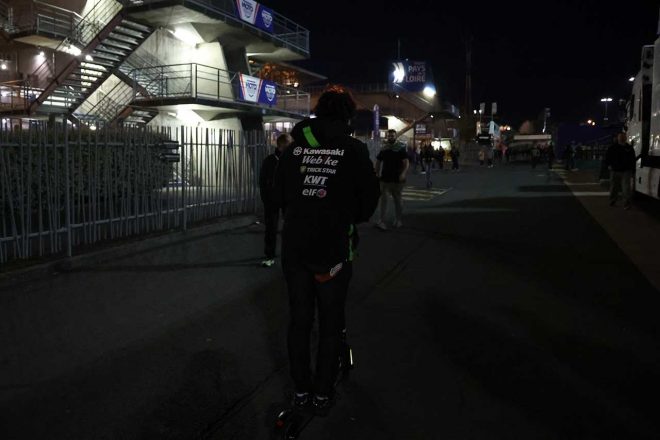 キャンパーへ移動する渡辺一樹／2023EWC第1戦ル・マン24時間