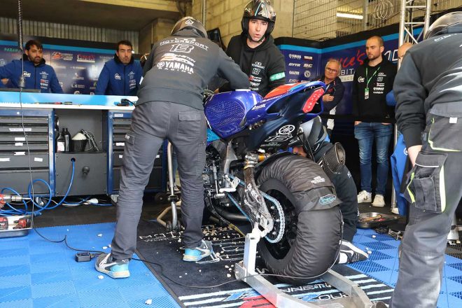 マシンを修復するOG MOTORSPORT WORLD ENDURANCE TEAM／2023EWC第1戦ル・マン24時間