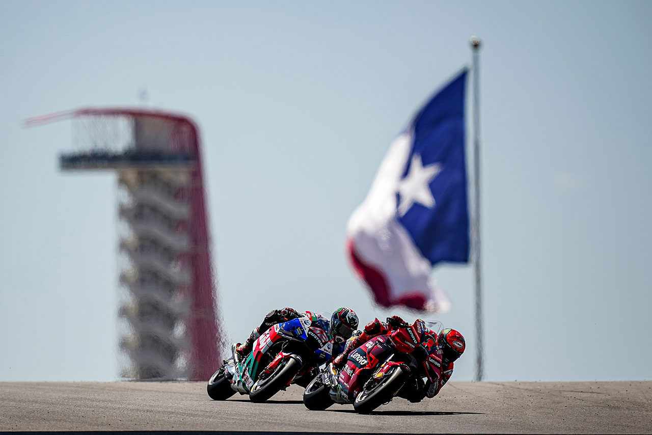 トップ争いを演じるバニャイアとリンス