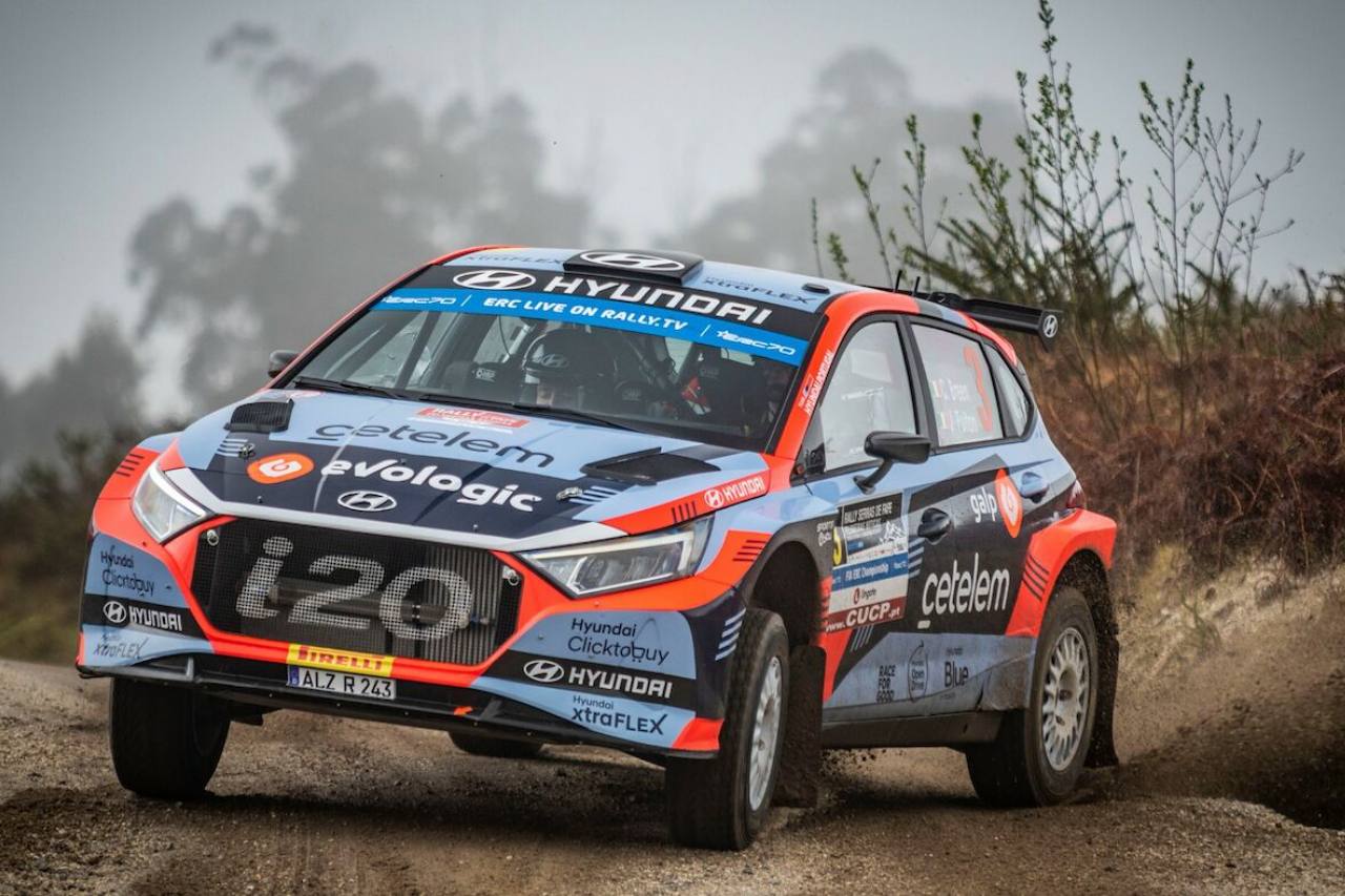 今季より古巣ヒョンデに復帰し、ファクトリー契約ドライバーとして再スタートを切っていたクレイグ・ブリーンは、ERC開幕戦で総合6位フィニッシュを果たしていた