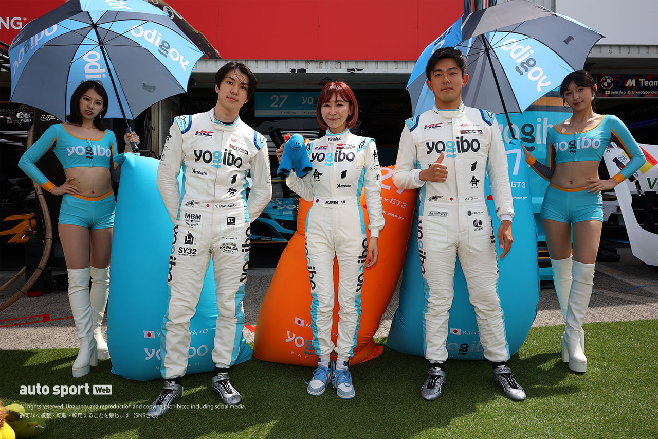 11-Aピット 27　Yogibo Racing 岩澤優吾／伊東黎明 レーシングスーツ：アルパインスターズ／グループエム（芳賀美里監督） Yogibo Racing Girls：一之瀬優香／立花しおり11-Aピット 27　Yogibo Racing 岩澤優吾／伊東黎明 レーシングスーツ：アルパインスターズ／グループエム（芳賀美里監督） Yogibo Racing Girls：一之瀬優香／立花しおり