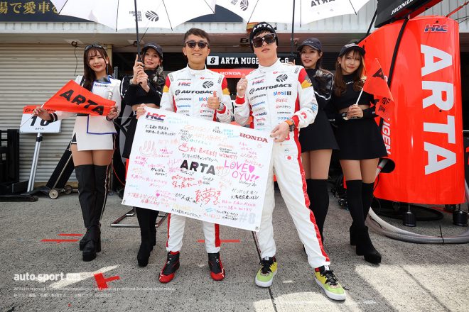 12-Bピット 8　ARTA 野尻智紀／大湯都史樹 レーシングスーツ：スパルコ ARTA GALS：今井みどり／はらことは／真木しおり／Mobil 1 レーシングサポーターズ2022／小湊美月