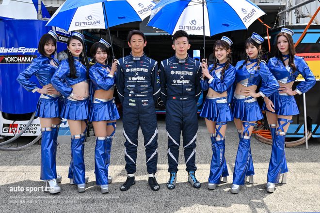 4-Aピット 9　PACIFIC RACING TEAM 阪口良平／リアン・ジャトン レーシングスーツ：ARD Pacific Fairies：佐々木萌香／中山亜美／名取くるみ／七瀬なな／水神きき／八伏紗世