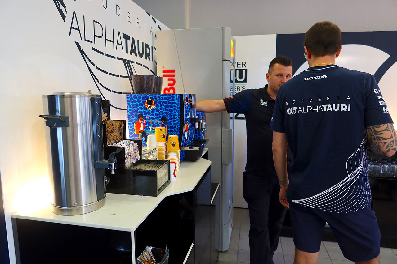 【F1ランチ探報：アルファタウリ編】