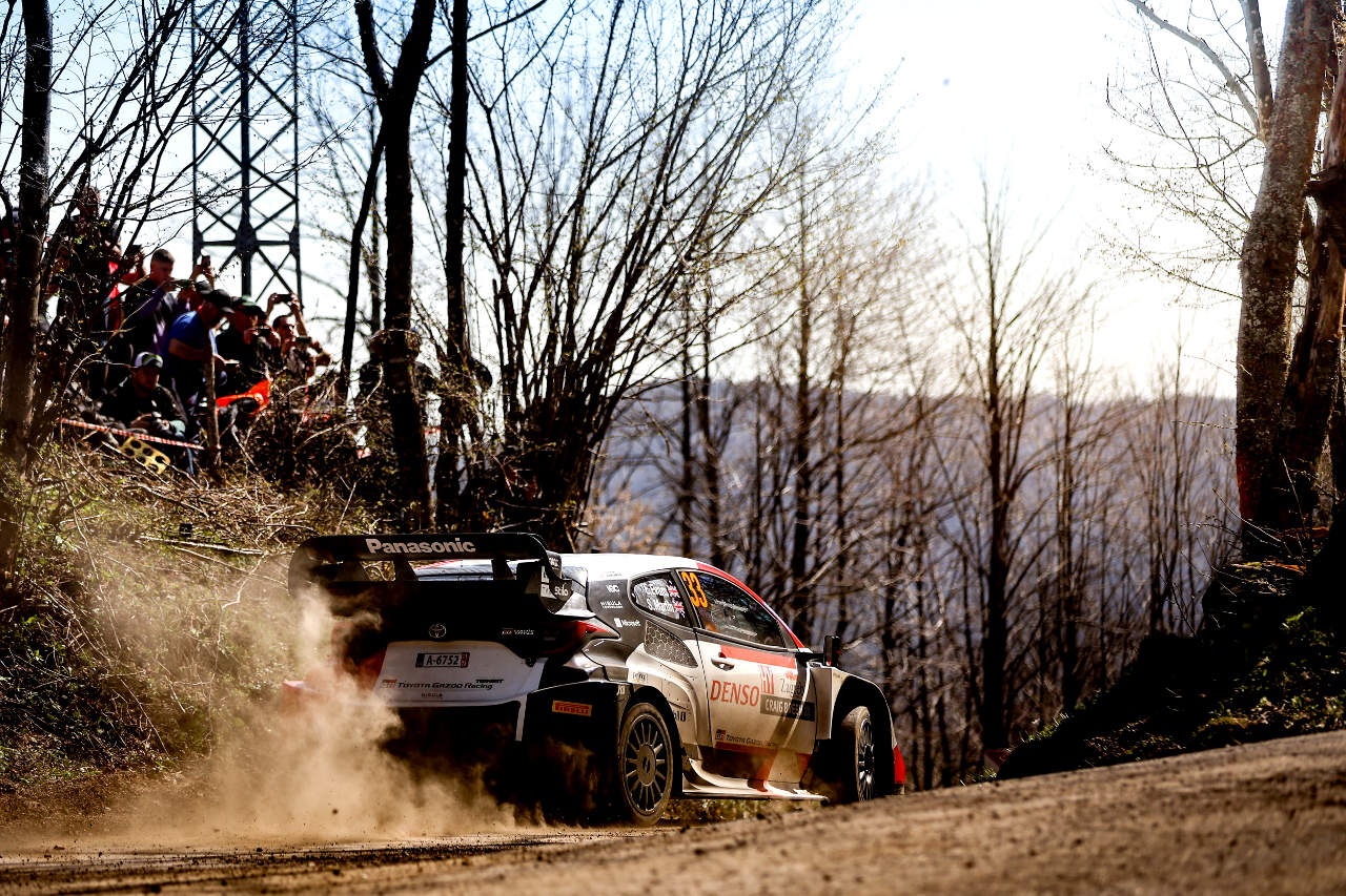 実に567日ぶりとなる優勝を飾ったエルフィン・エバンス／スコット・マーティン組（トヨタGRヤリス・ラリー1）　2023年WRC世界ラリー選手権第4戦クロアチア・ラリー
